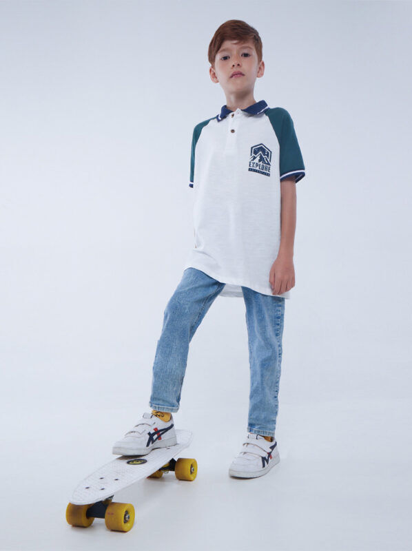 camisa blanca con verde con cuello moda para niño